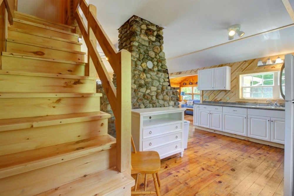 Damariscotta Lakefront Retreat Image 12