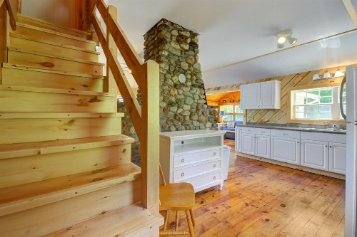 Damariscotta Lakefront Retreat image 12
