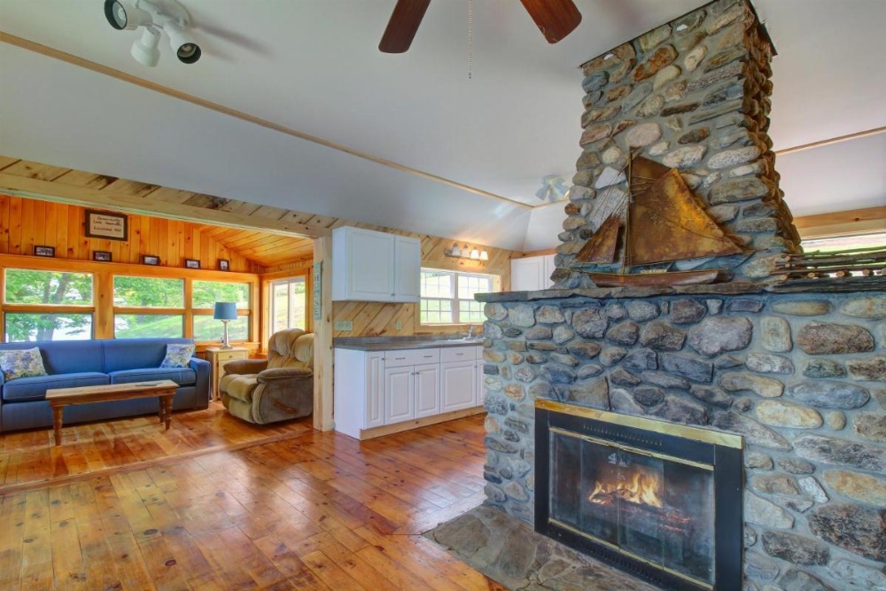 Damariscotta Lakefront Retreat Image 15