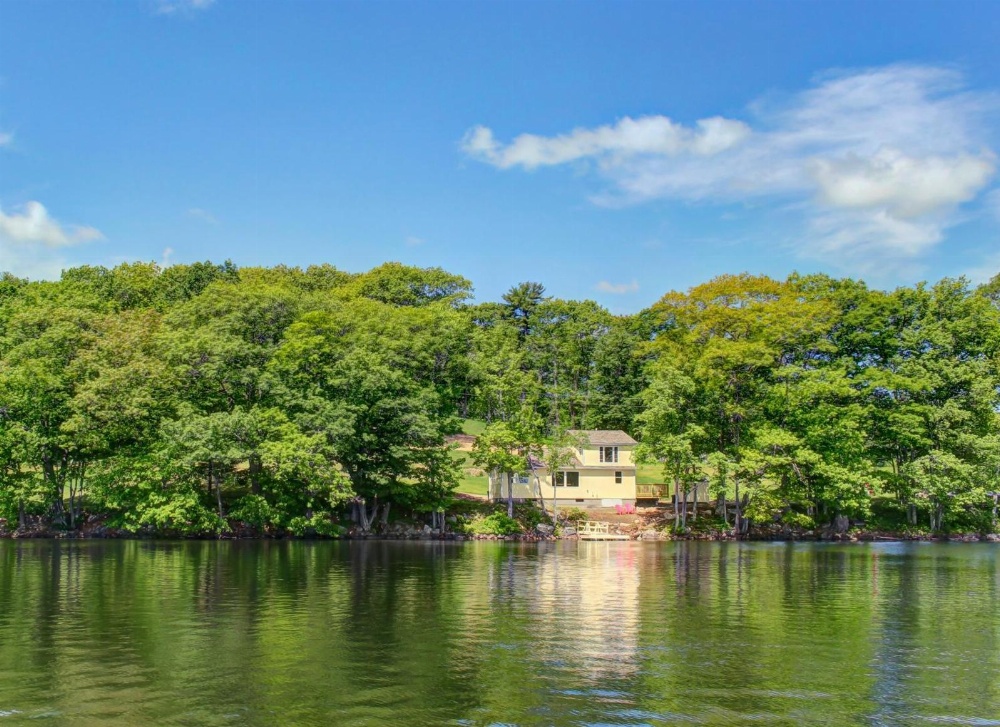 Damariscotta Lakefront Retreat Main image