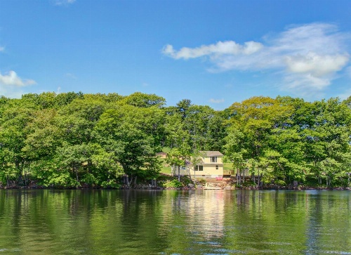 Damariscotta Lakefront Retreat image 2