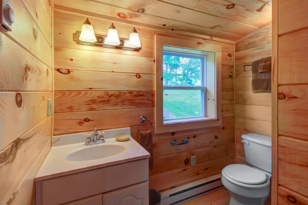 Damariscotta Lakefront Retreat Image 35