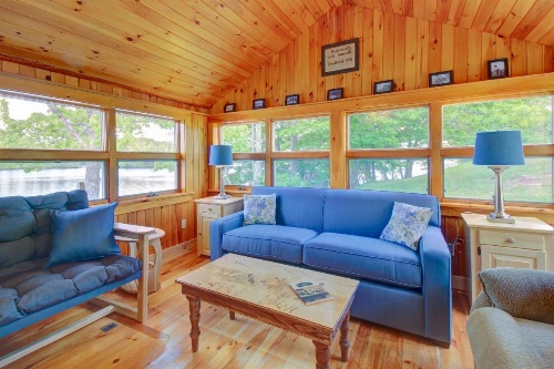 Damariscotta Lakefront Retreat image 9